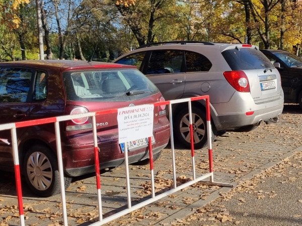 DOPRAVA: obmedzenie na záchytnom parkovisku na Dolnej ulici