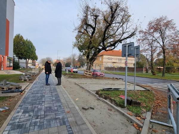 Priechod pre chodcov dočasne uzavrú, policajti budú dohliadať na bezpečnosť