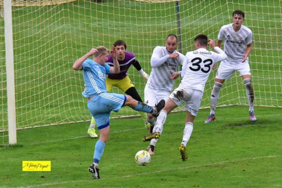 Futbalisti rozhodli až v hodine dvanástej.