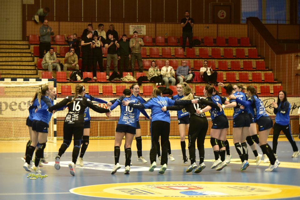 Hádzanárky Dusla vybojovali striebro; Poľsko preverí reprezentáciu Slovenska;...