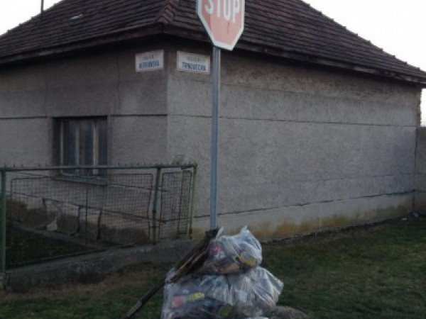 Odpad vyzbieral občan, mesto ho odstráni