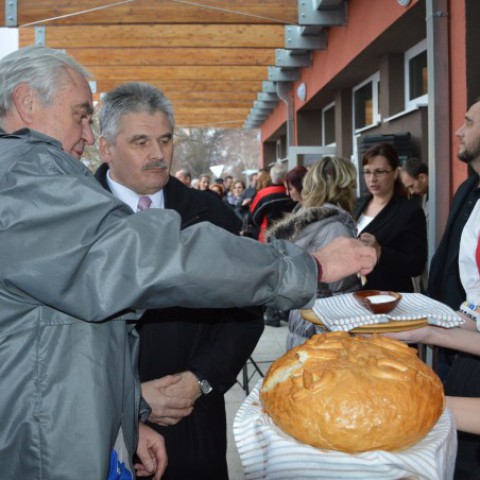 slávnostné otvorenie Domova dôchodcov Šaľa, vítanie chlebom a soľou