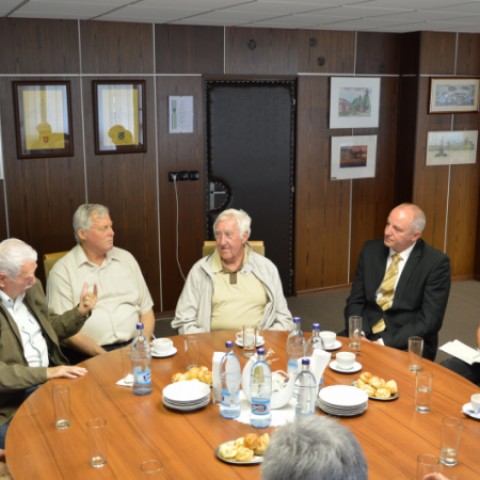 Členovia Rady starších navštívili primátora Šale