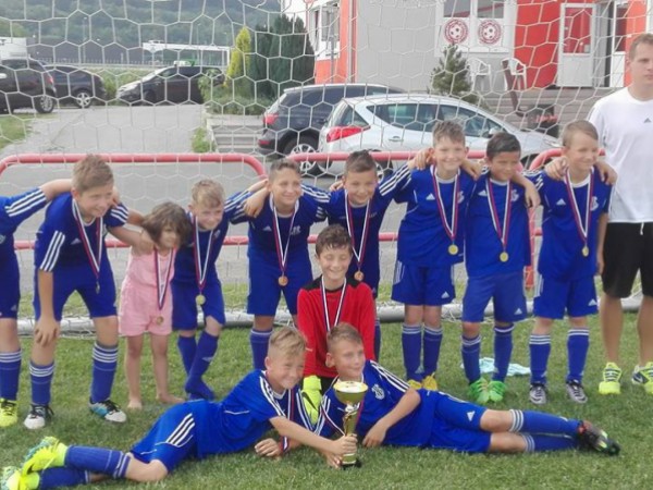 Futbalové nádeje Dusla vyhrali turnaj v Banskej Bystrici