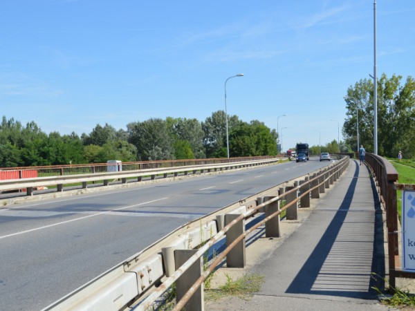 Doprava na moste obmedzená