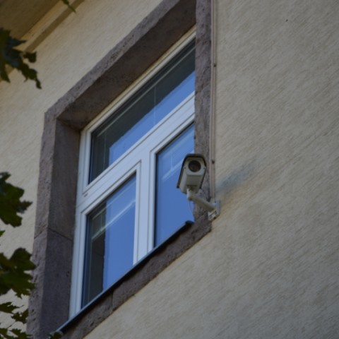 existujúca kamera v centre mesta, ilustračný záber