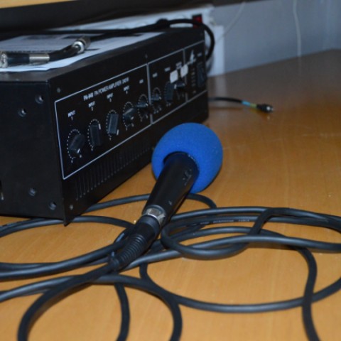 v gymnáziu funguje aj školské rádio
