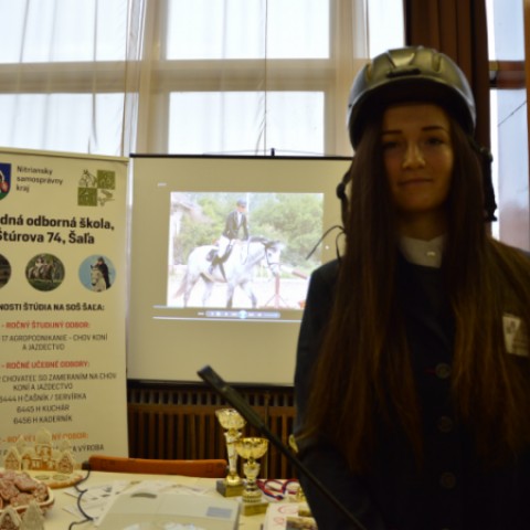 Cyntia Kissová študuje odbor agropodnikanie - chov koní a jazdectvo na šalianskej strednej odbornej škole