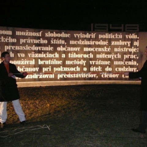 odhalenie Pamätníka obetiam komunizu, foto: Slovo Šaľanov