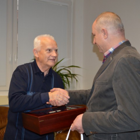 Xaver Chromek - gratuluje mu primátor Šale Jozef Belický