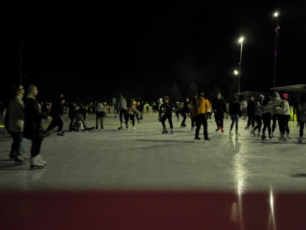 Nočné korčuľovanie v Šali prilákalo vyše 500 účastníkov