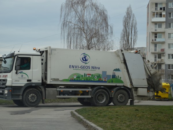 Zber skla v rodinných domoch sa uskutoční zajtra