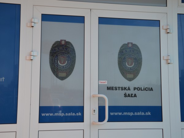 Mestská polícia v Šali upozorňuje