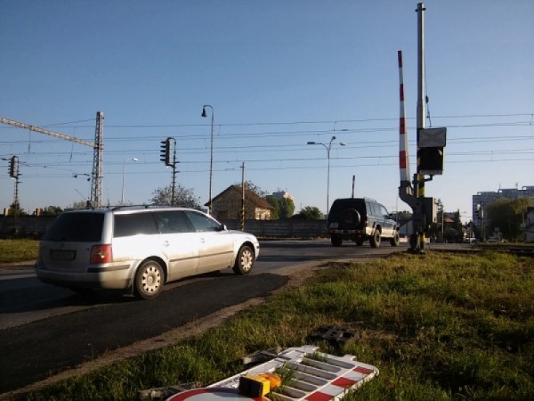 Úplná uzávierka železničného priecestia Šaľa - Diakovce