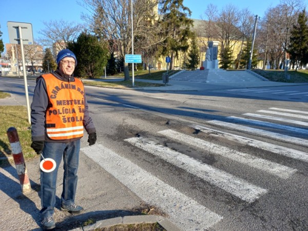 Chcete pomáhať pri priechodoch? Polícia hľadá dobrovoľníkov