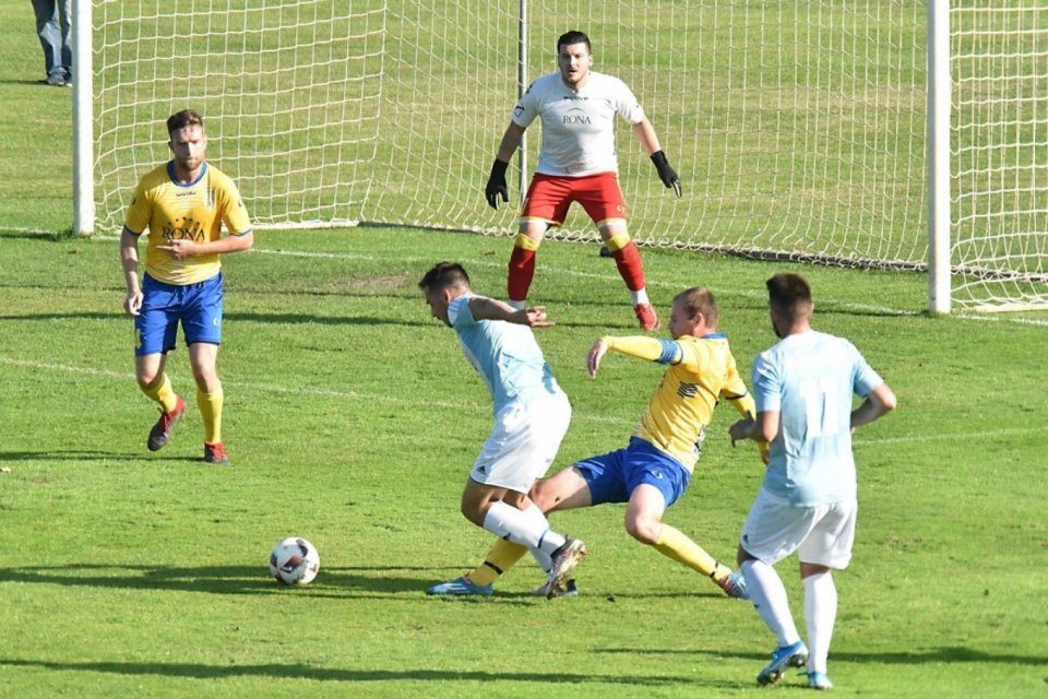 Futbalisti nečakane zakopli