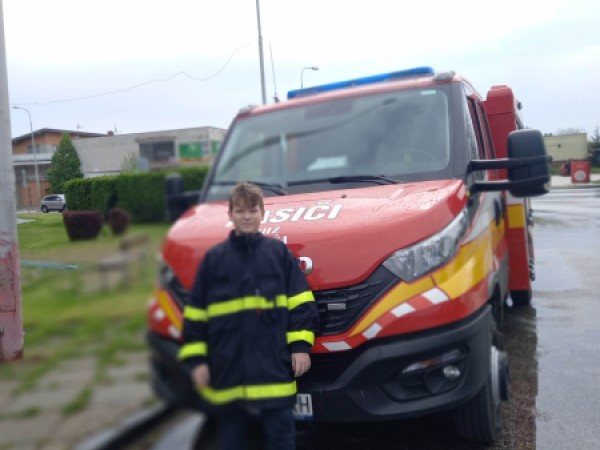 Spoznajte najmladšieho dobrovoľného hasiča