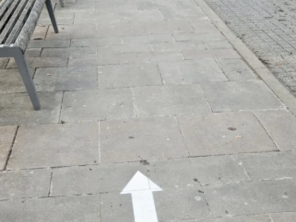 Pribudli smerové šípky k parkomatom