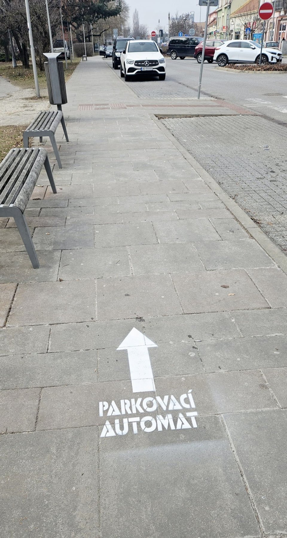 Pribudli smerové šípky k parkomatom